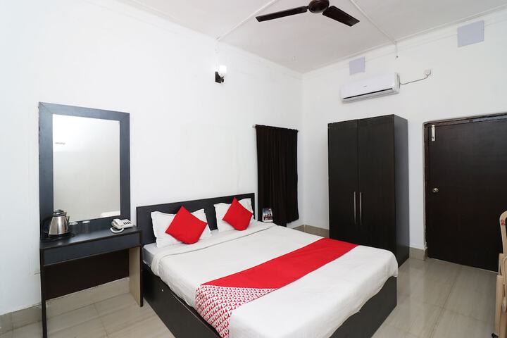 Room 10 of 29