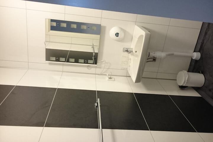 Room 20 of 37