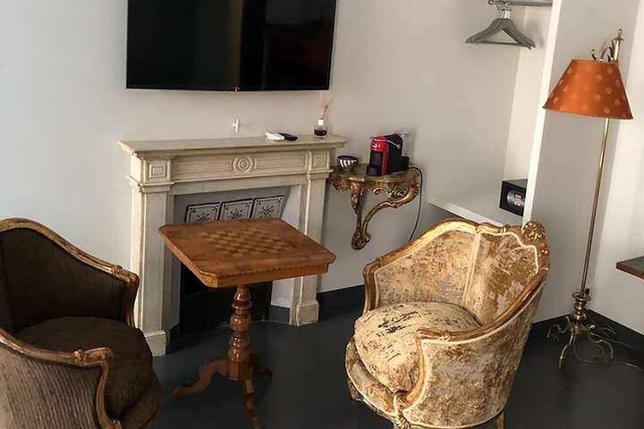 Room 20 of 37