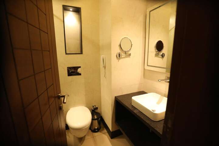 Room 15 of 29