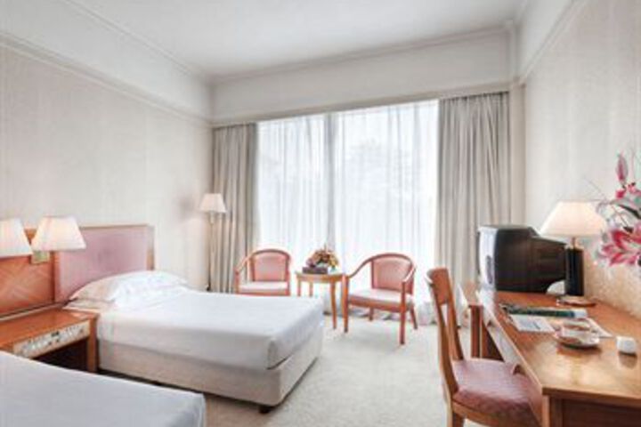 Room 5 of 17