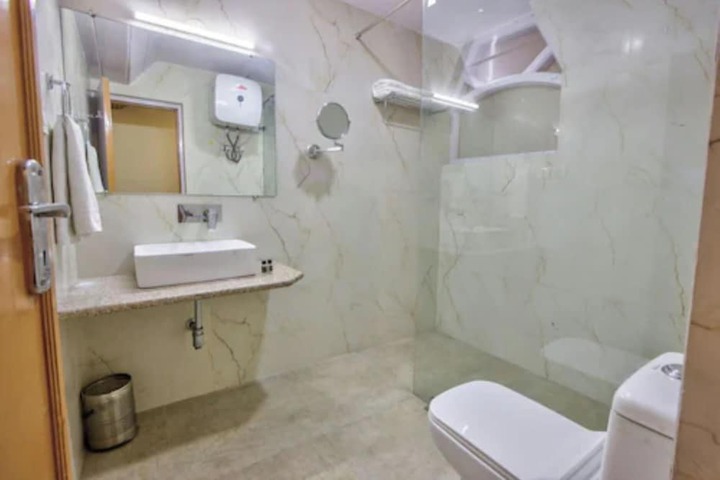 Room 15 of 18