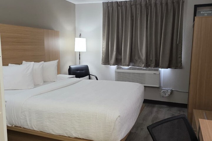 Room 6 of 29