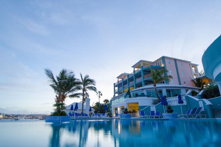 Hotel with Pool
