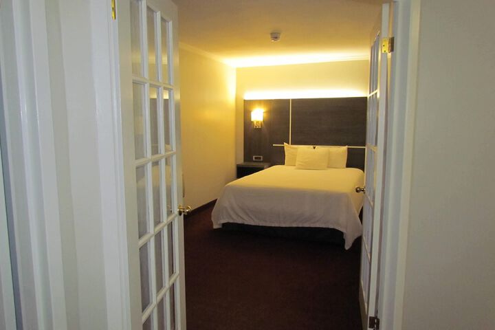Room 20 of 64