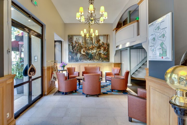 Entrance & Lobby