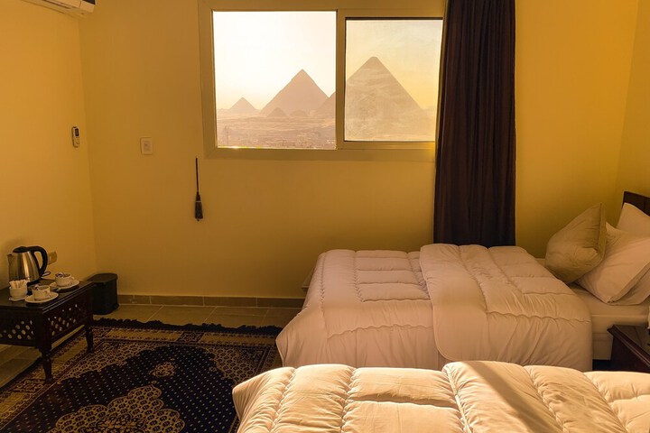 Room 11 of 38