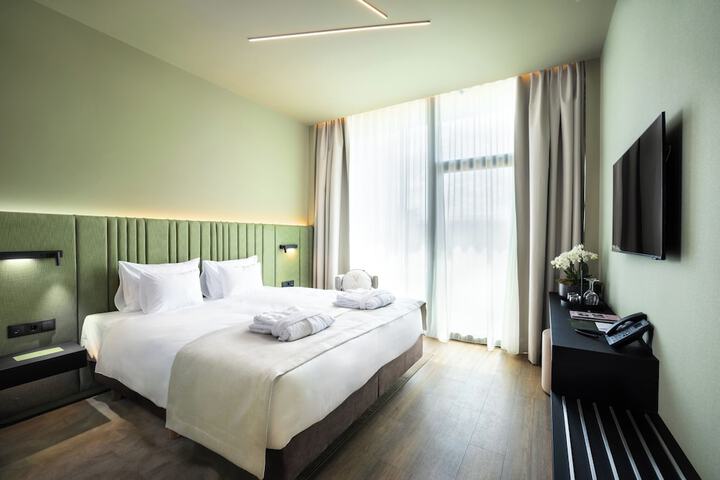 Room 8 of 44