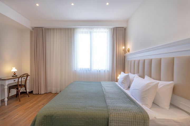 Room 14 of 60