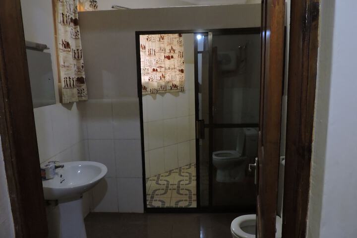 Room 11 of 23