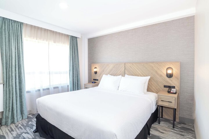 Room 21 of 46