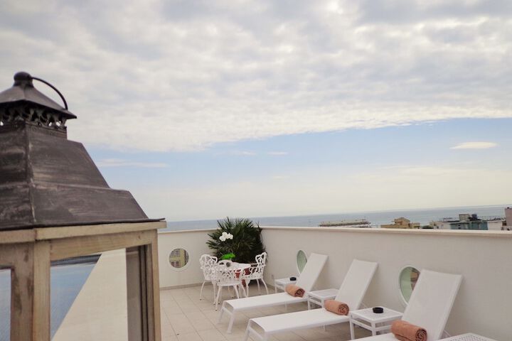 Sundeck 34 of 37