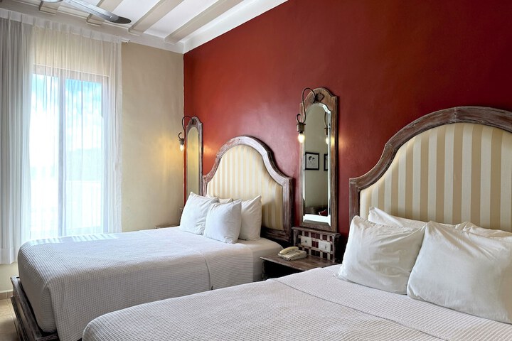 Room 19 of 38