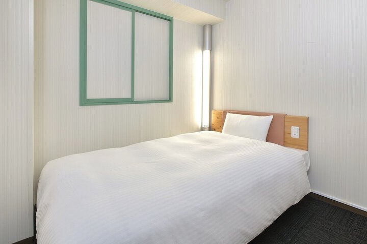 Room 6 of 23