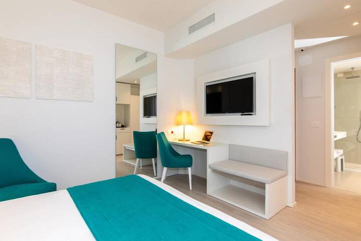 Room 9 of 48