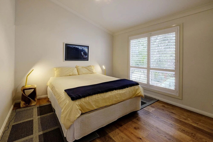 Room 2 of 11