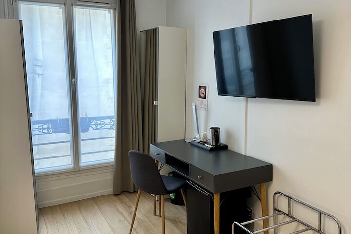 Room 44 of 85