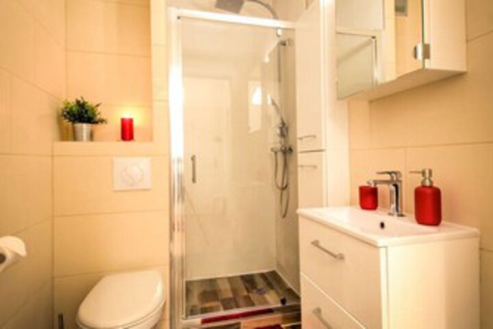 Room 2 of 11