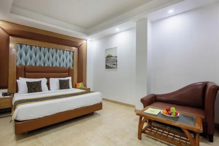 Room 5 of 17