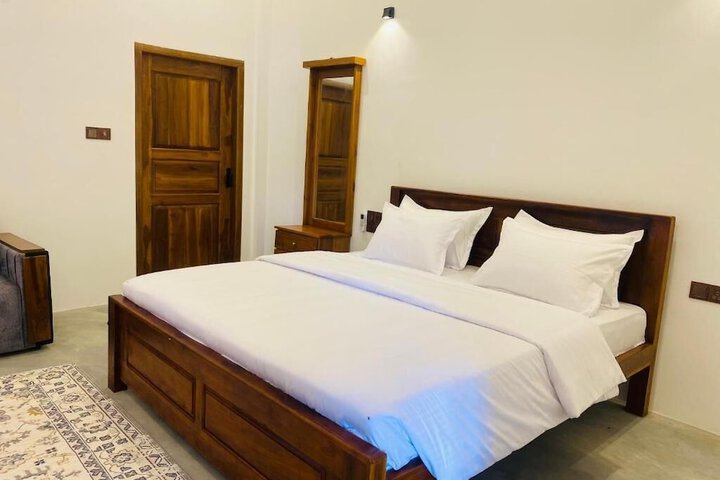 Room 6 of 26