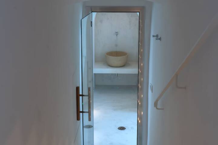 Room 53 of 118