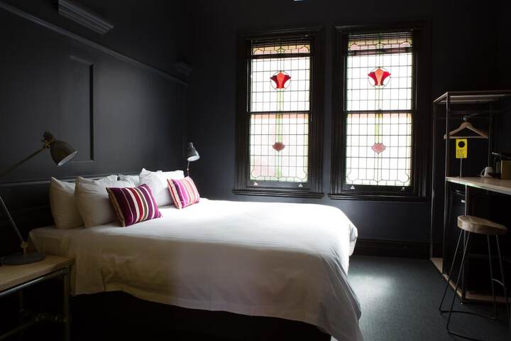 Room 10 of 37