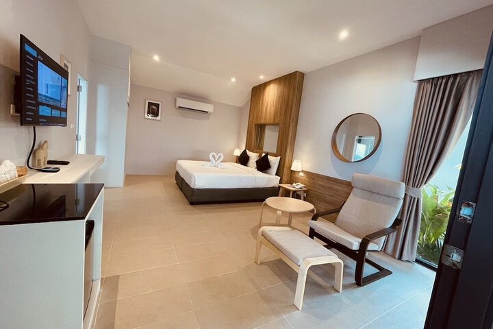 Room 13 of 32