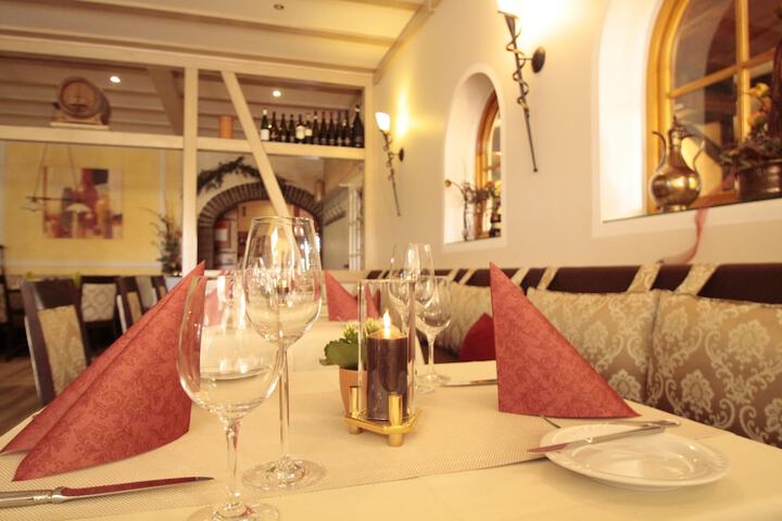Dining 43 of 56
