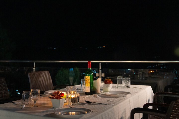 Dining 144 of 187
