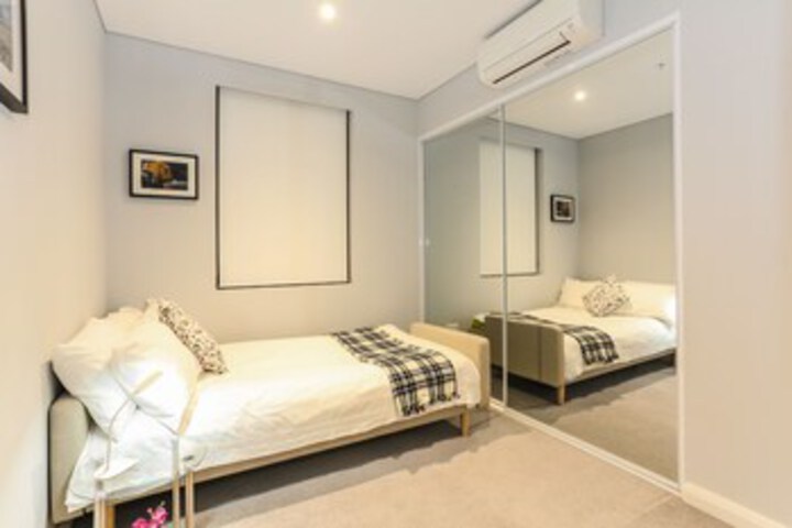 Room 5 of 22