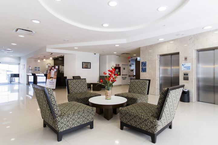 Entrance & Lobby