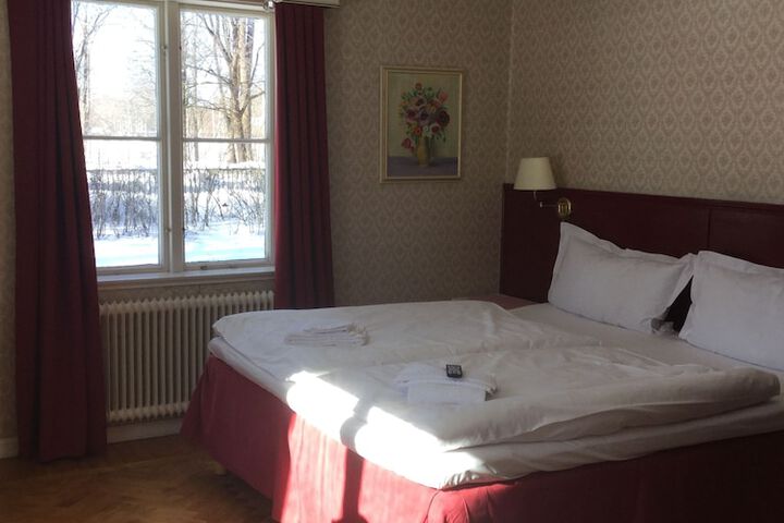 Room 10 of 38