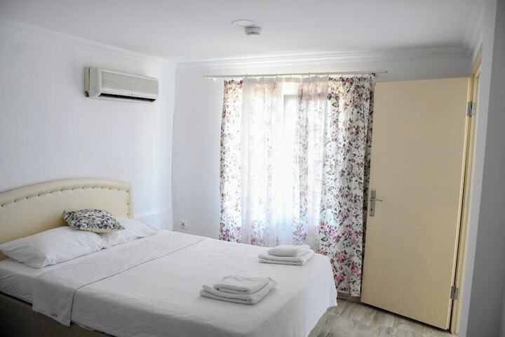 Room 14 of 27