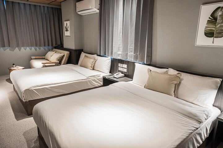 Room 28 of 42
