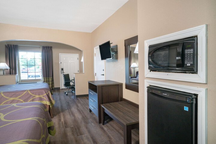 2 Queen Beds Studio Suite (3 of 6)