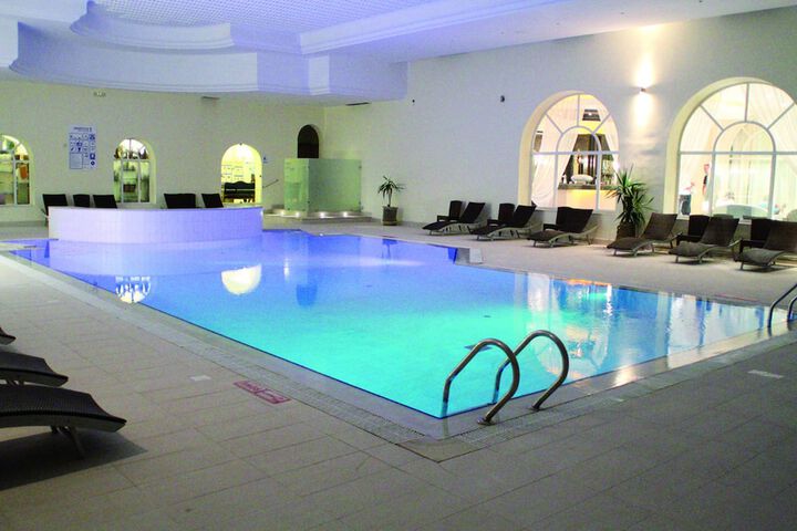 Pool 40 of 145