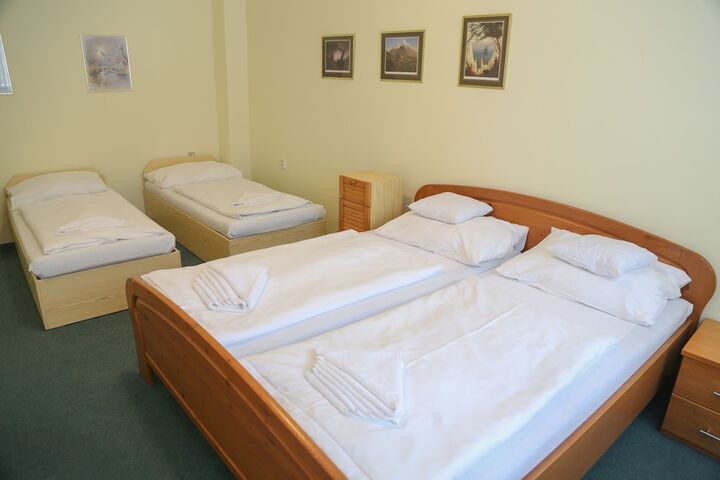 Room 7 of 48
