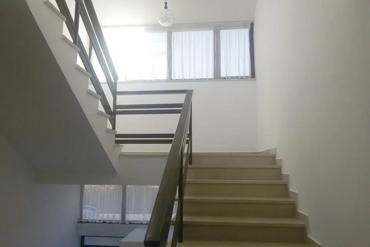 Room 13 of 20
