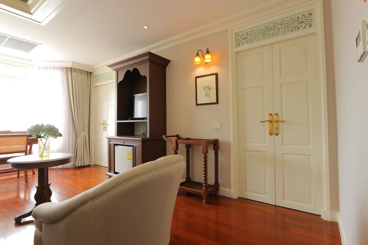 Room 42 of 81