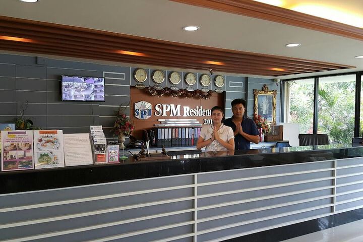 Entrance & Lobby