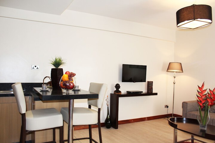 Room 14 of 102