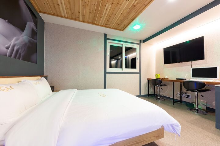Room 48 of 50
