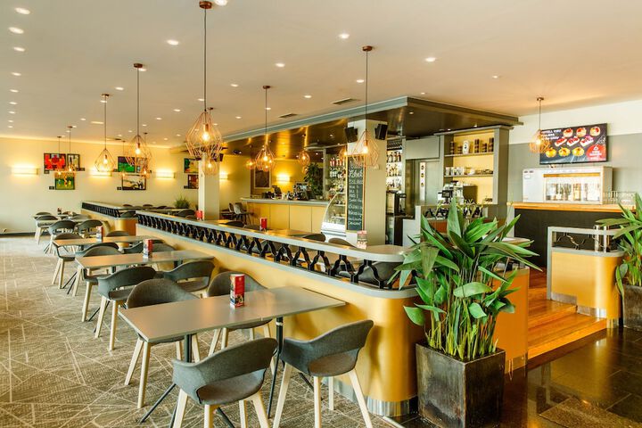 Guest Lobby