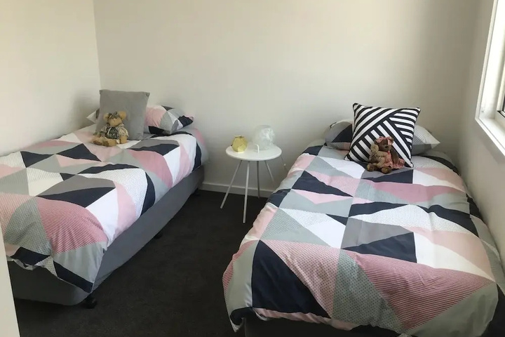 Room 5 of 17