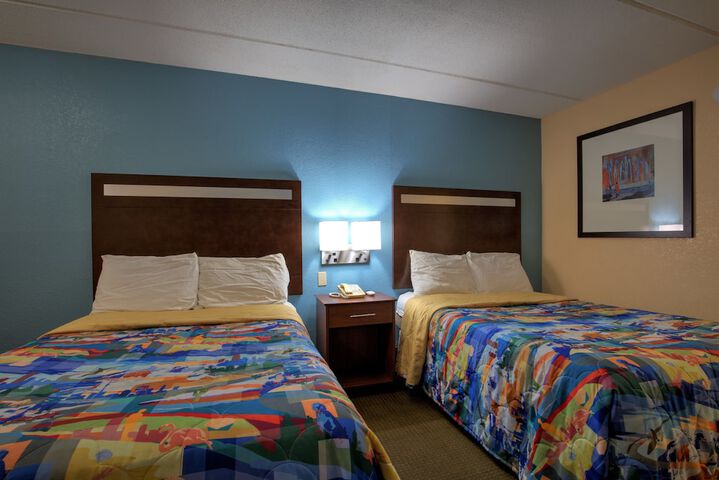 Room 6 of 25