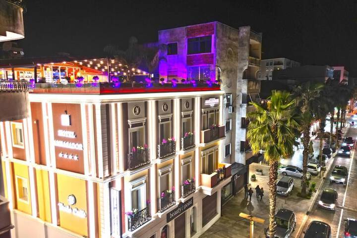 Hotel 100 of 120