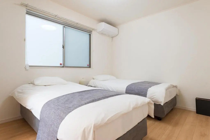 Room 3 of 25