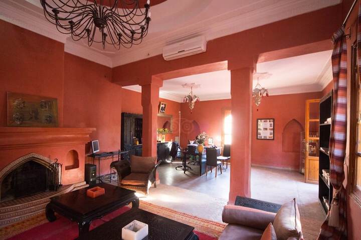 Entrance & Lobby