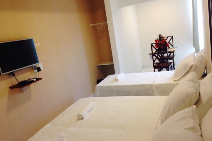 Room 5 of 14
