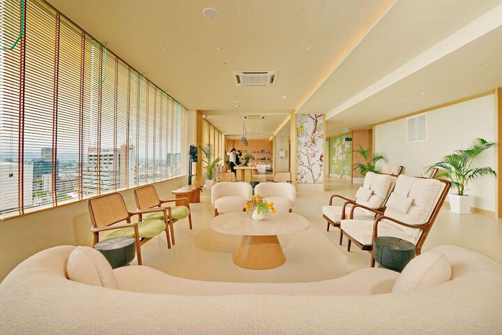 Entrance & Lobby